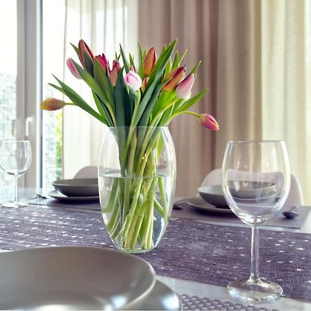 Modern Wohnen I Smart Tv I Terrasse I 2X Parkplatz I 2 Schlafzimmer I 6 Schlafplaetze Bad Oeynhausen Dış mekan fotoğraf