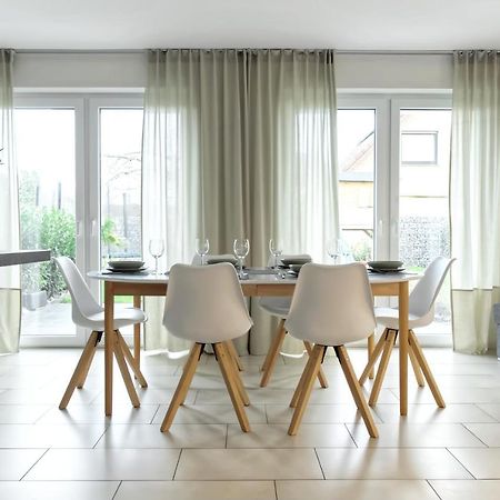 Modern Wohnen I Smart Tv I Terrasse I 2X Parkplatz I 2 Schlafzimmer I 6 Schlafplaetze Bad Oeynhausen Dış mekan fotoğraf