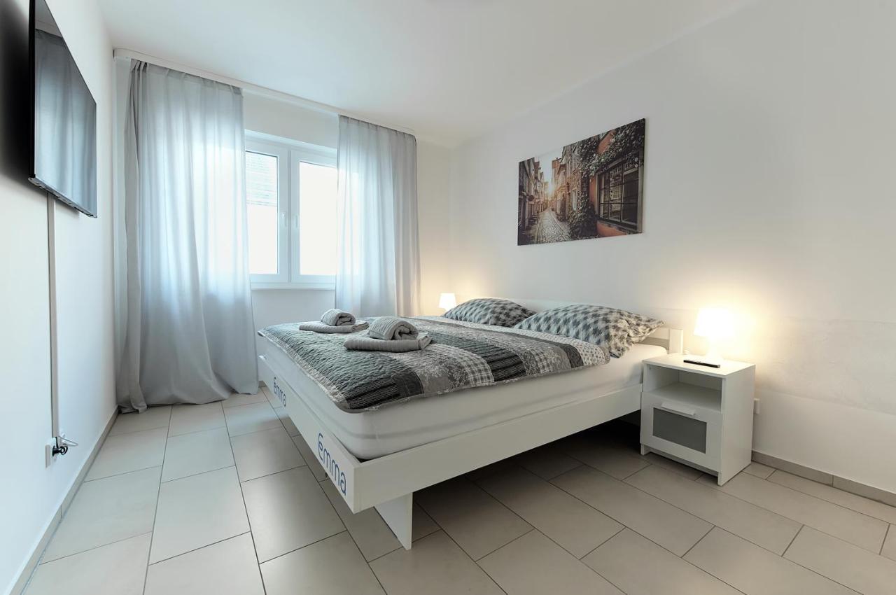 Modern Wohnen I Smart Tv I Terrasse I 2X Parkplatz I 2 Schlafzimmer I 6 Schlafplaetze Bad Oeynhausen Dış mekan fotoğraf