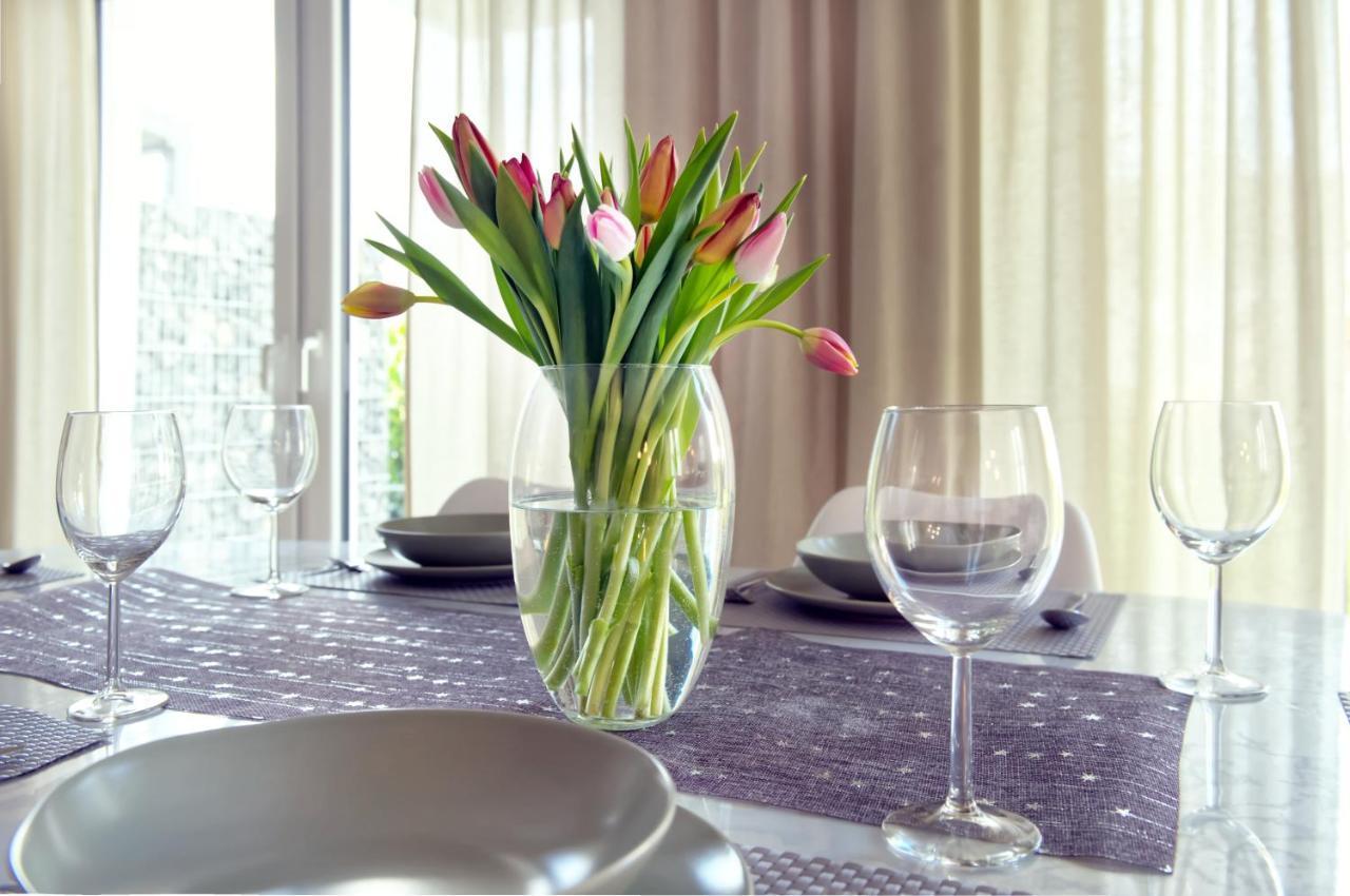Modern Wohnen I Smart Tv I Terrasse I 2X Parkplatz I 2 Schlafzimmer I 6 Schlafplaetze Bad Oeynhausen Dış mekan fotoğraf