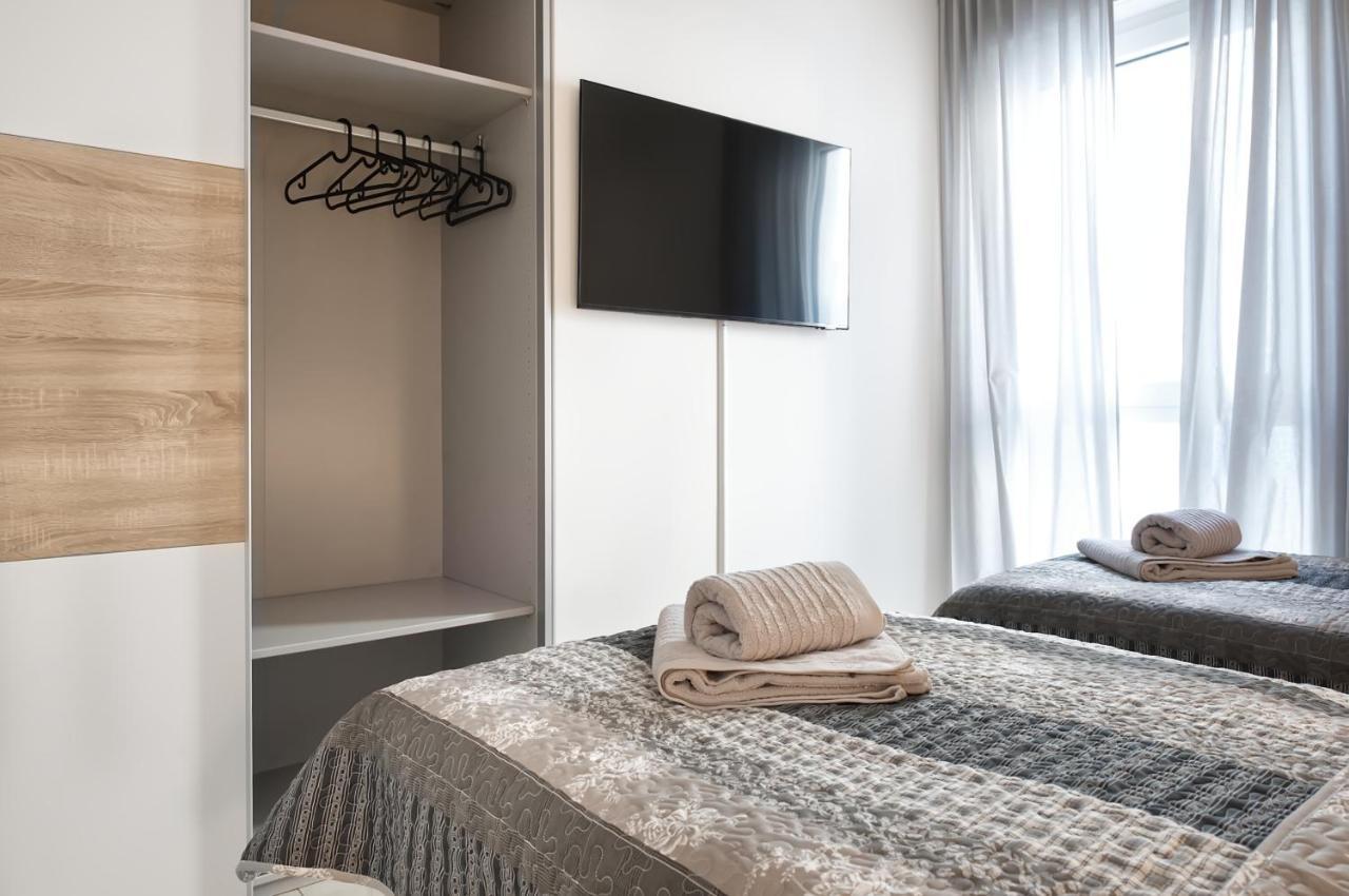 Modern Wohnen I Smart Tv I Terrasse I 2X Parkplatz I 2 Schlafzimmer I 6 Schlafplaetze Bad Oeynhausen Dış mekan fotoğraf