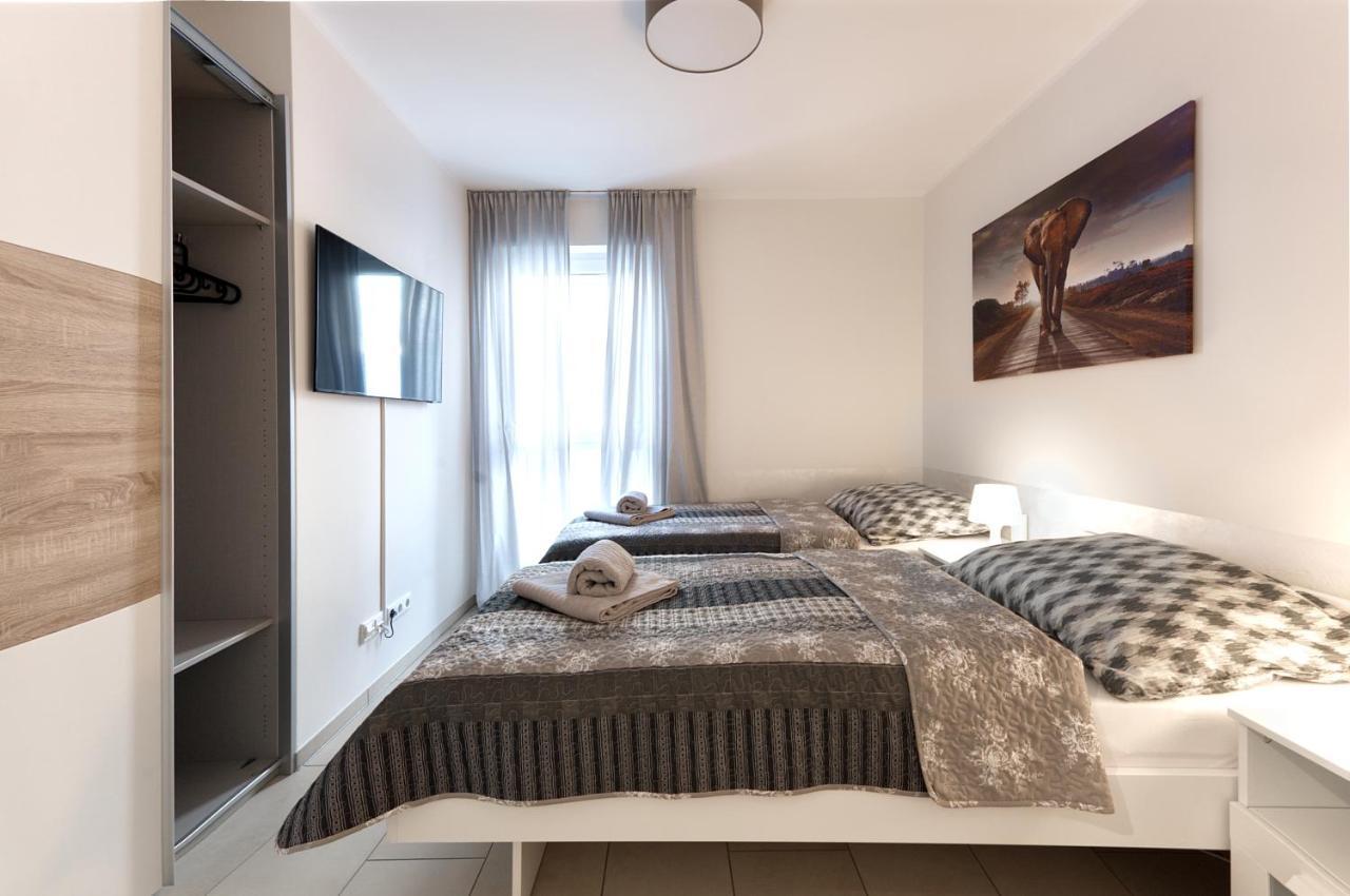 Modern Wohnen I Smart Tv I Terrasse I 2X Parkplatz I 2 Schlafzimmer I 6 Schlafplaetze Bad Oeynhausen Dış mekan fotoğraf