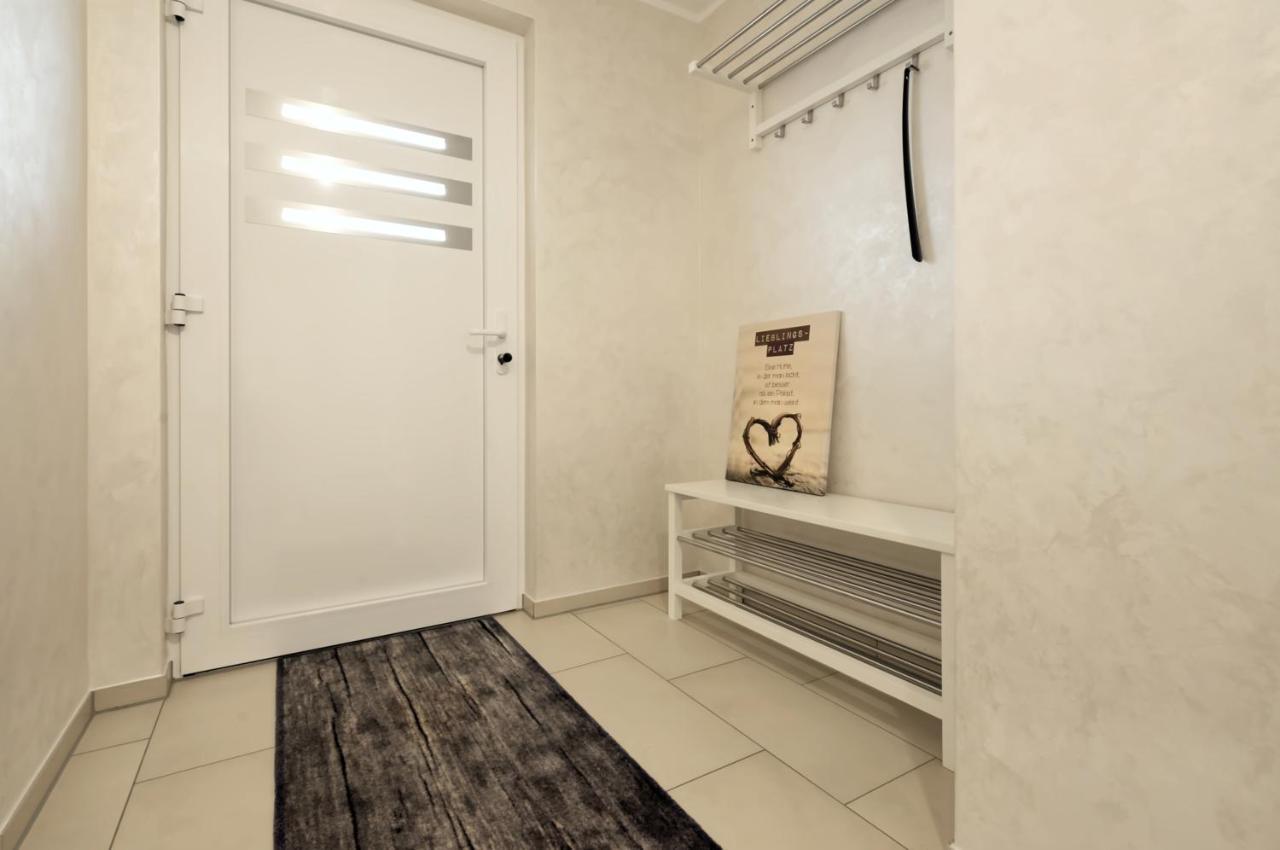 Modern Wohnen I Smart Tv I Terrasse I 2X Parkplatz I 2 Schlafzimmer I 6 Schlafplaetze Bad Oeynhausen Dış mekan fotoğraf