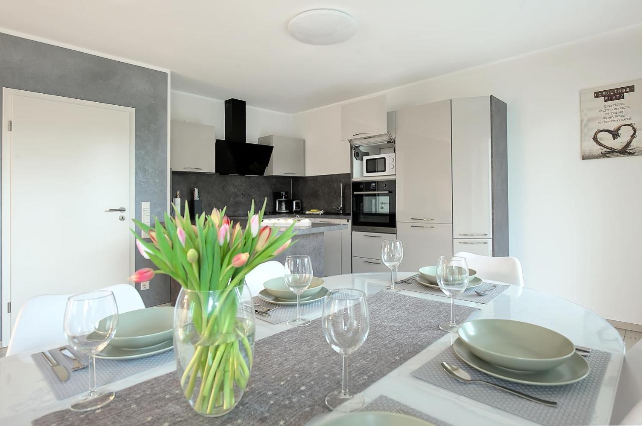 Modern Wohnen I Smart Tv I Terrasse I 2X Parkplatz I 2 Schlafzimmer I 6 Schlafplaetze Bad Oeynhausen Dış mekan fotoğraf